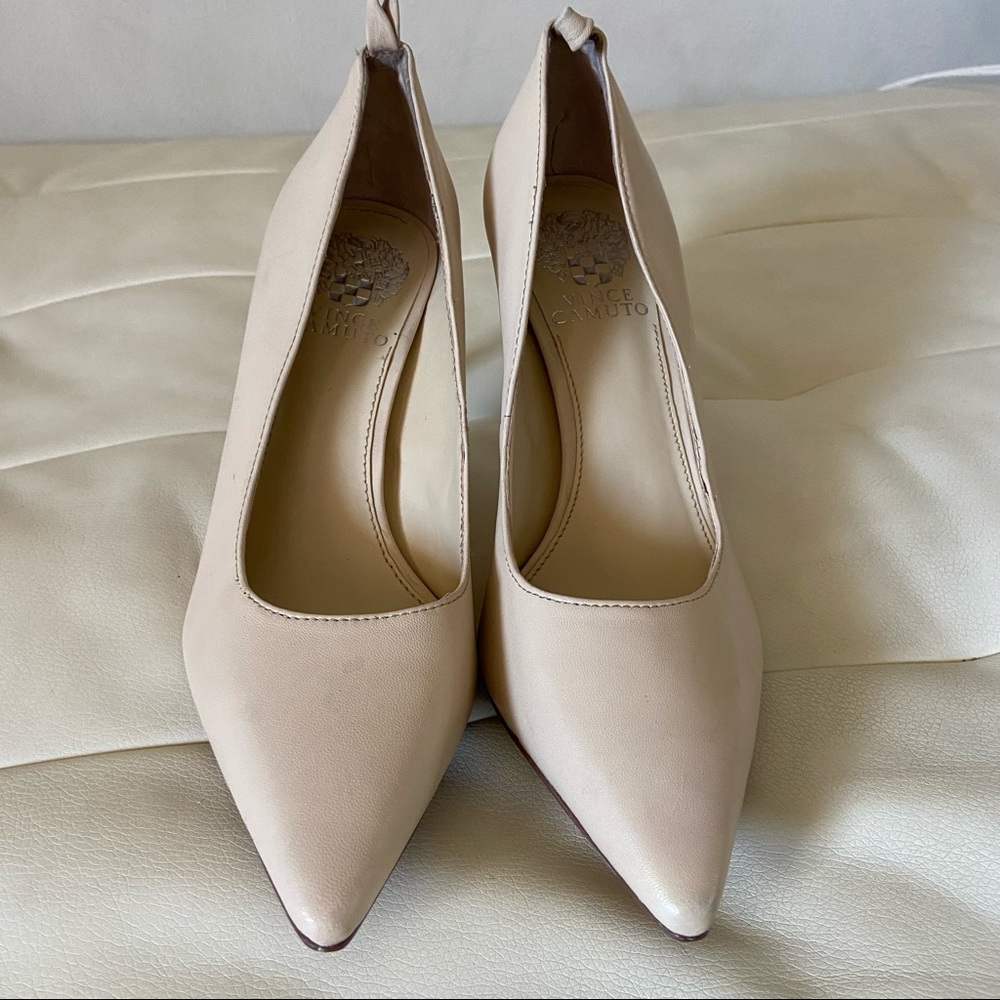 Vicente Camuto Sevilla point toe high heels size 7.5